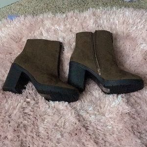 NWOT Primark olive green thick heeled boots
